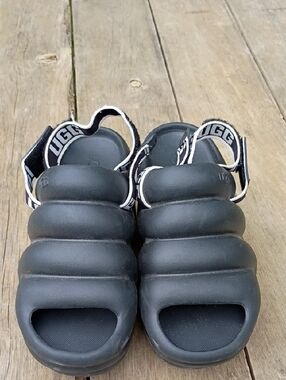 UGG Sport Yeah Sandals Eva Sole Branded Heel Strap Size 6 W